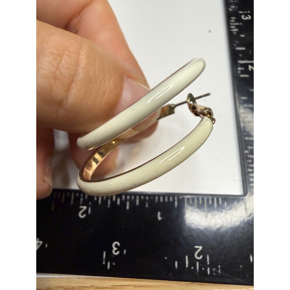 Cream Enamel Gold Tone Hoop Earrings Latch Back Retro 1.5 Inch Hoops